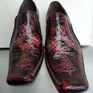 BANANA BLUES Mens Hand Tooled Crucifix Burgundy Leather Uppers Square Toed Shoes